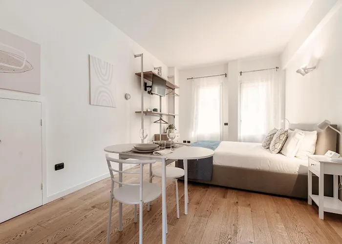 Apartment Minerva - By Myhomeincomo