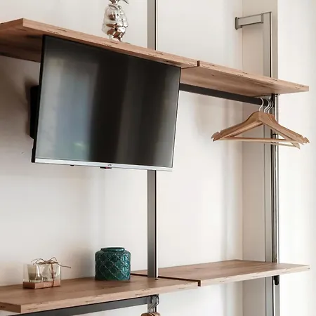 Minerva - By Myhomeincomo Como