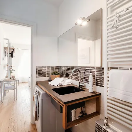 Minerva - By Myhomeincomo * Como