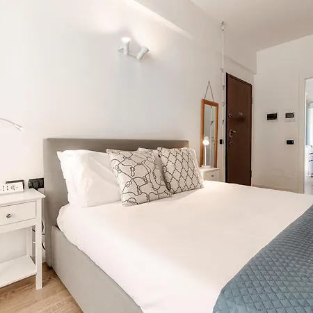 Minerva - By Myhomeincomo Daire